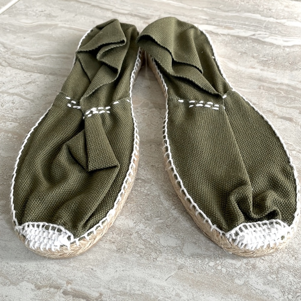 Espadrille loafer pull on shoe, 7